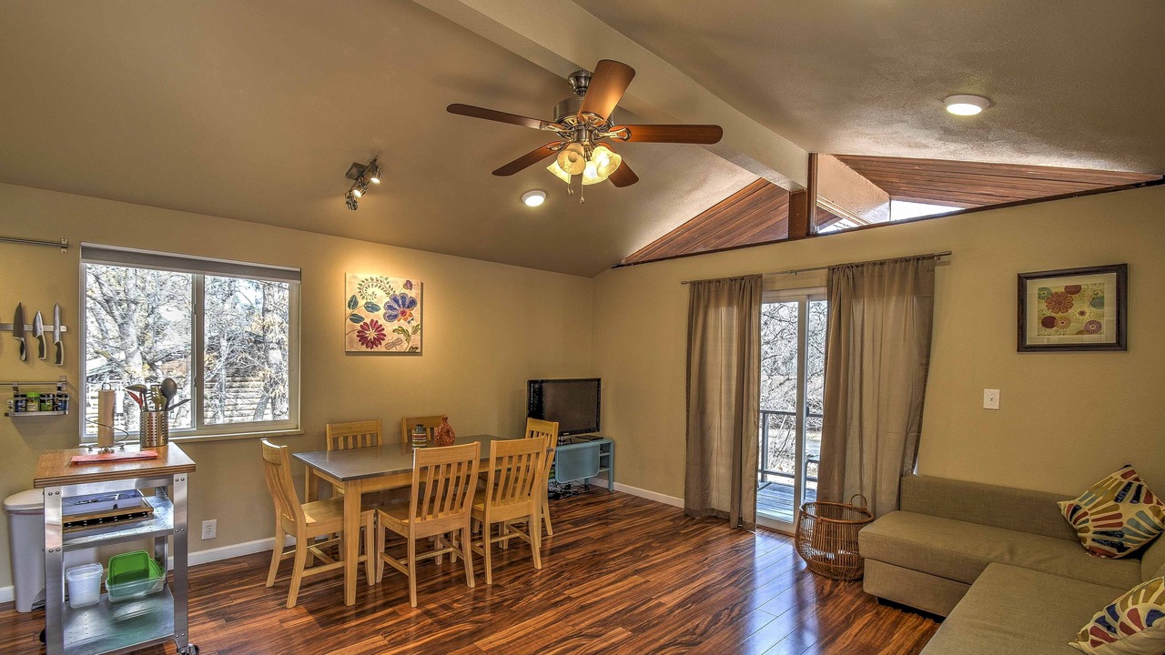 Photo of Livingroom in Manitou Springs