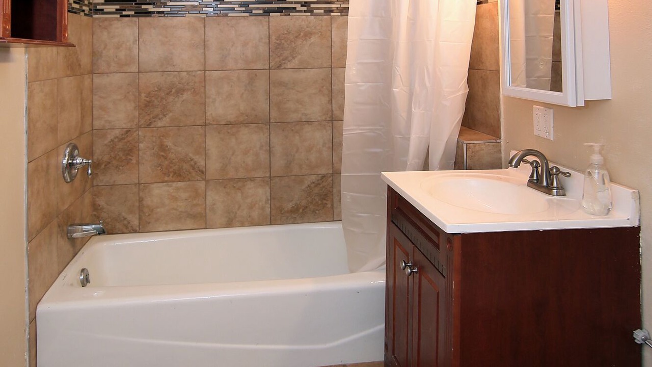 Photo of Bathroom in Manitou Springs Historic District