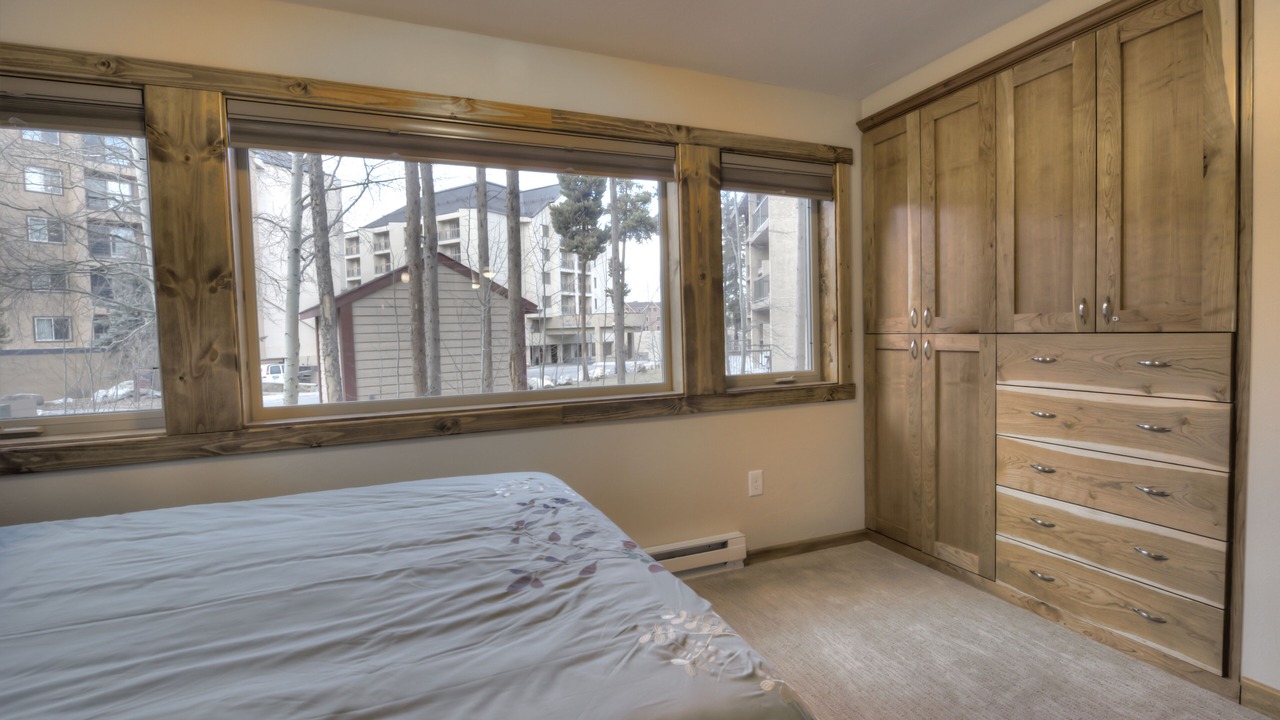 Photo of Bedroom in Peak 9