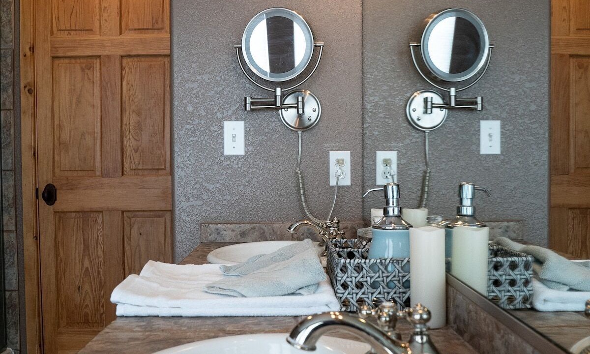 Photo of Bathroom in Black Hawk