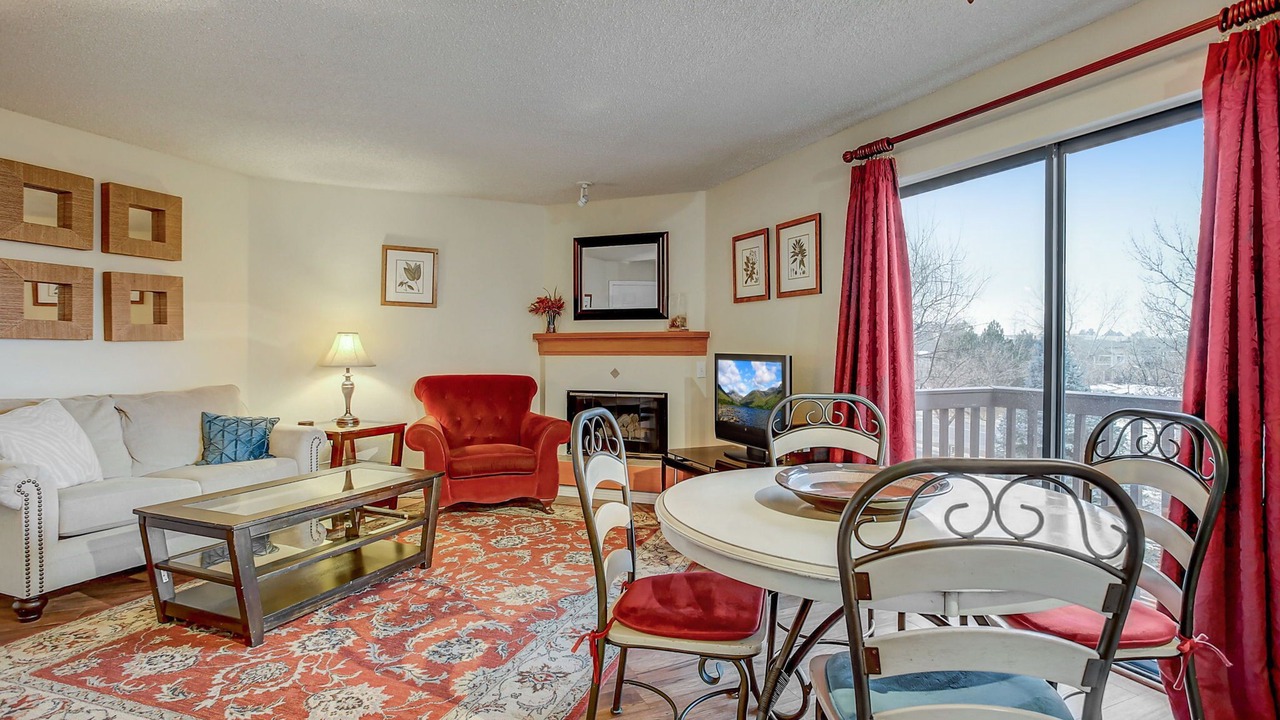 Photo of Livingroom in Englewood