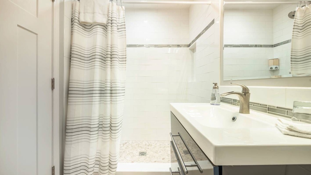 Photo of Bathroom in Peregrine