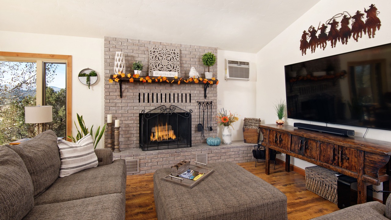 Photo of Livingroom in Missouri Heights