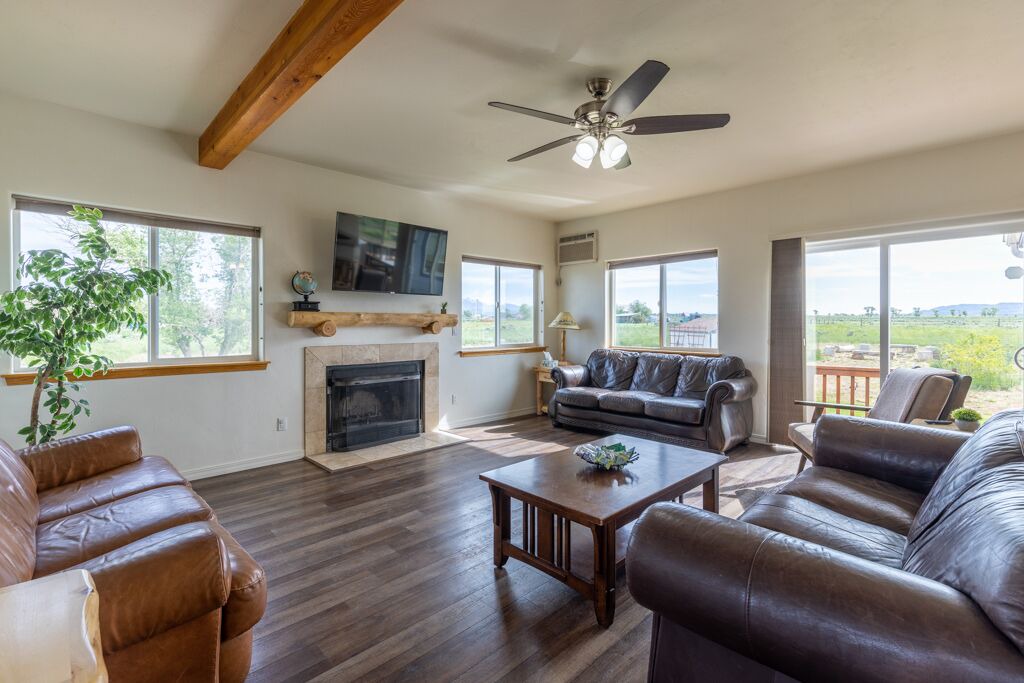 Photo of Livingroom in Hesperus