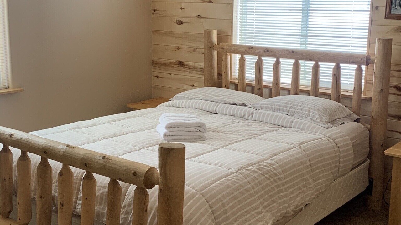 Photo of Bedroom in Twin Lakes