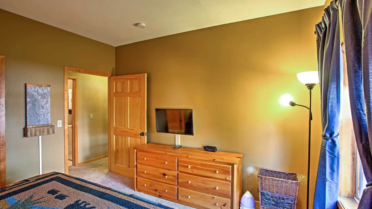 Photo of Bedroom in Mountain House