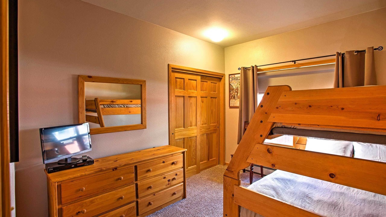 Photo of Bedroom in Mountain House
