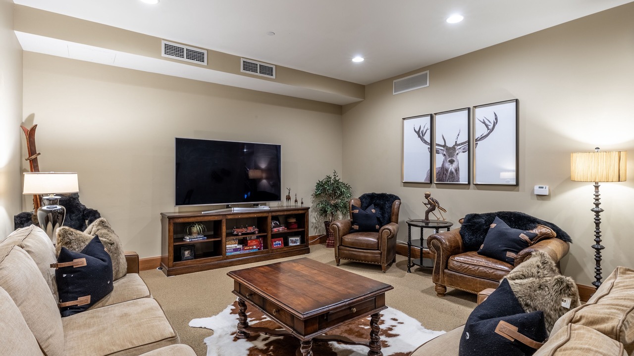 Photo of Livingroom in Avon
