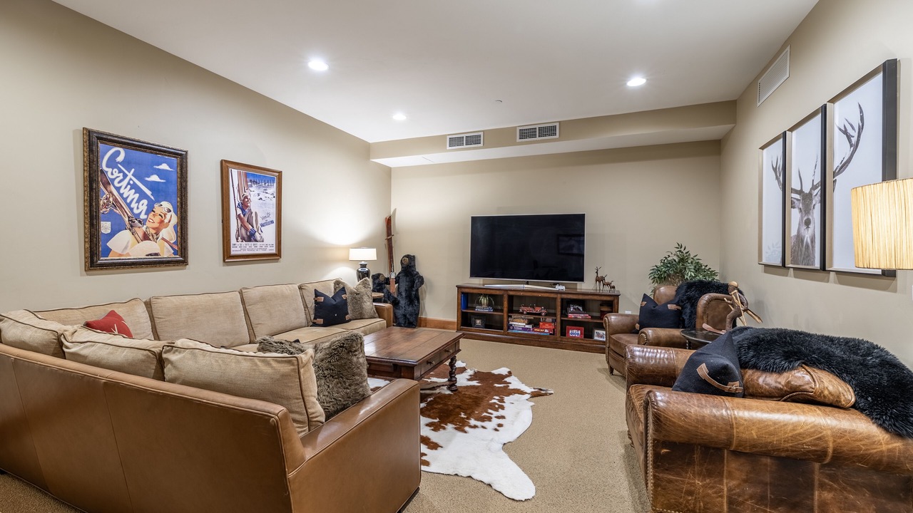 Photo of Livingroom in Avon