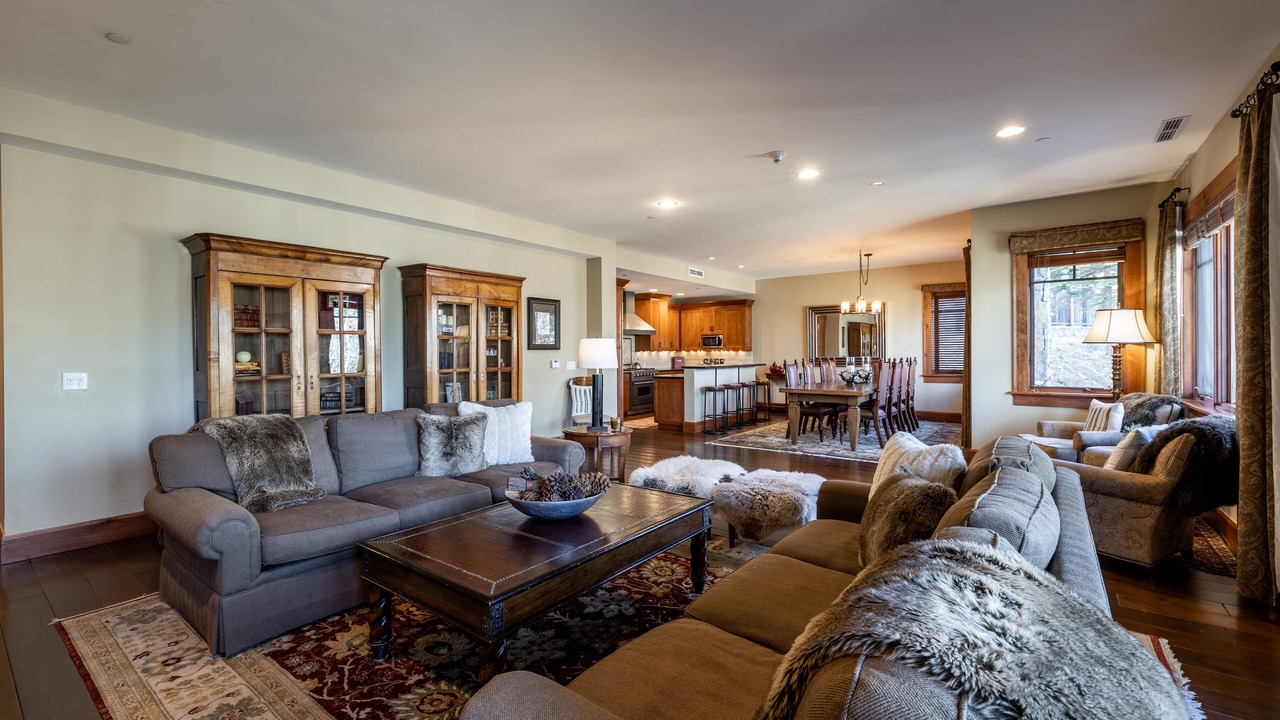 Photo of Livingroom in Avon
