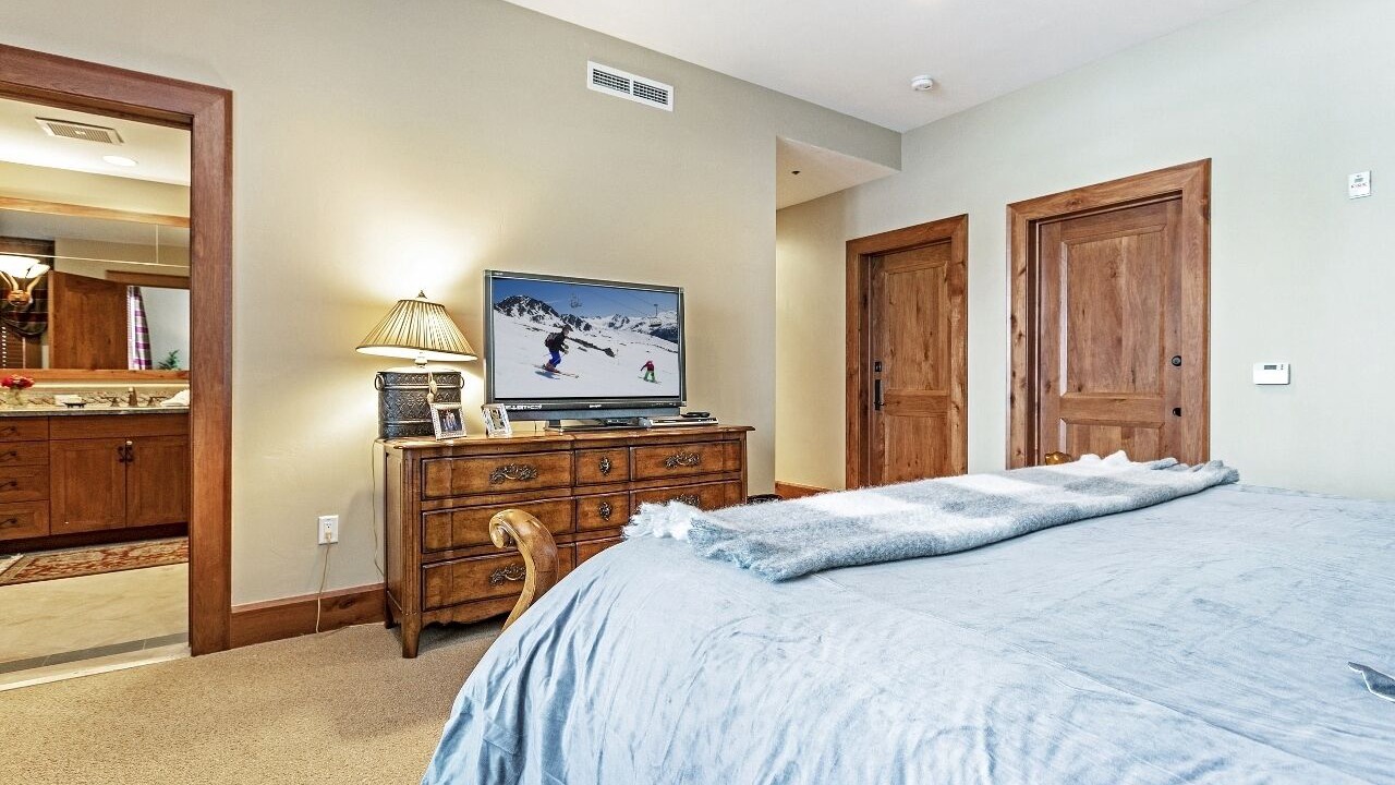 Photo of Bedroom in Avon