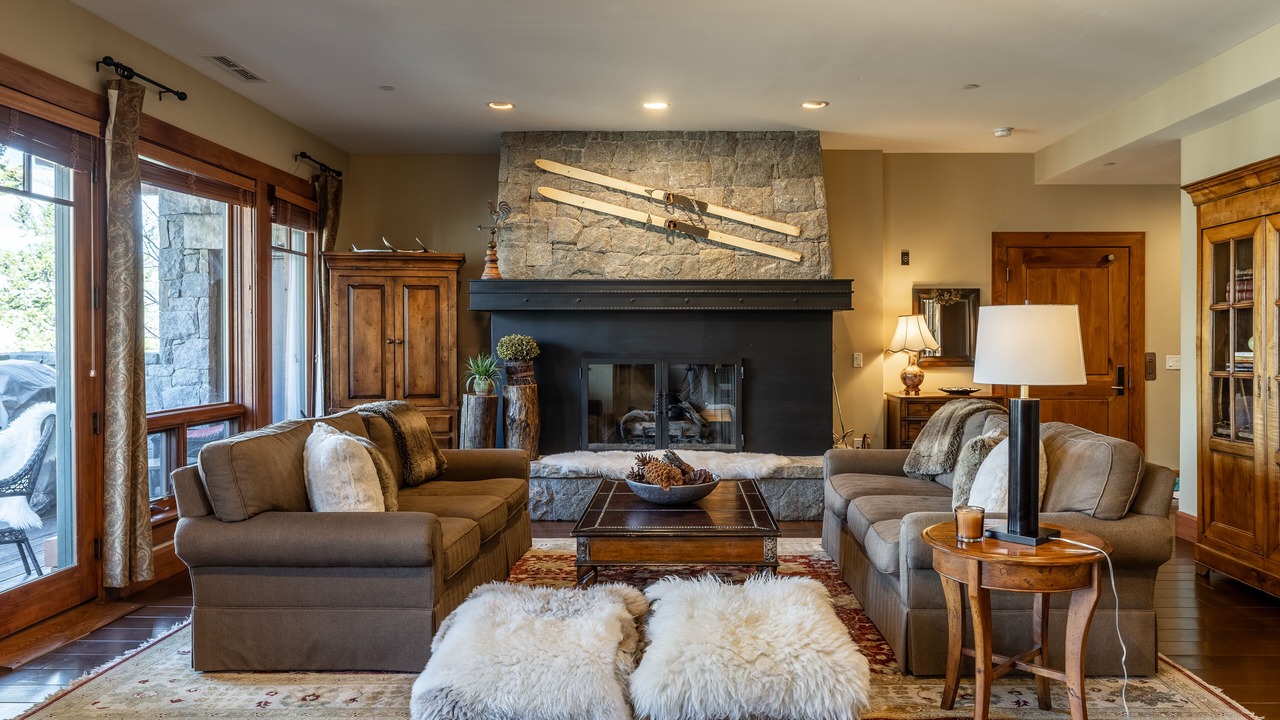 Photo of Livingroom in Avon