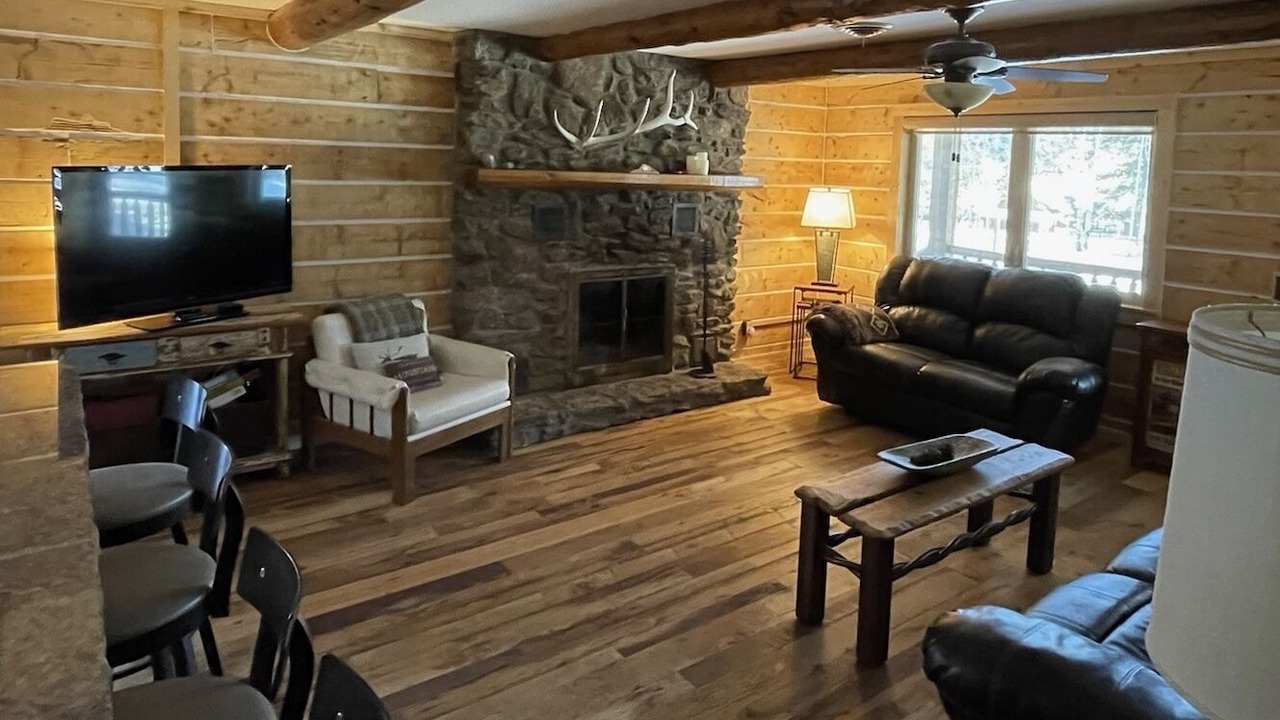 Photo of Livingroom in Ponderosa Pines