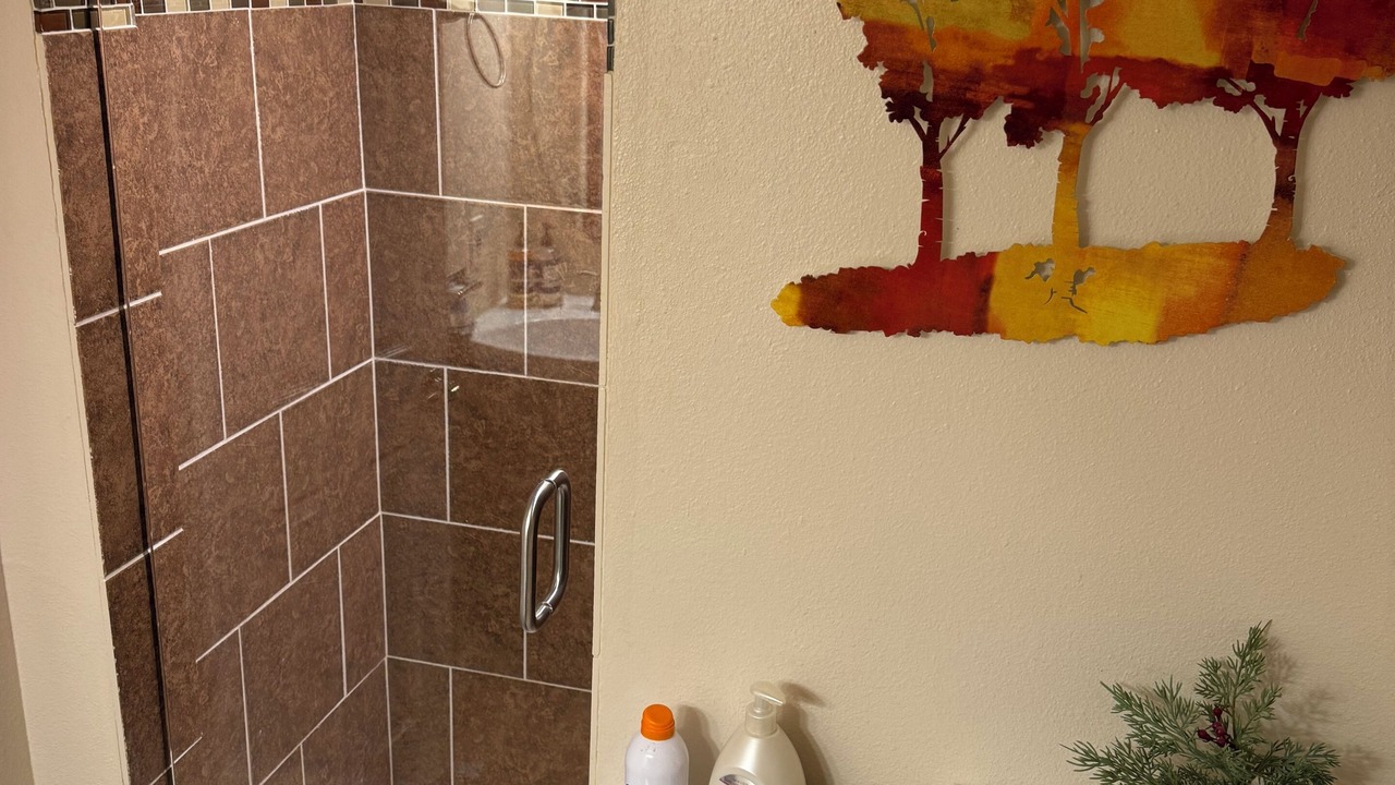 Photo of Bathroom in Four O'Clock