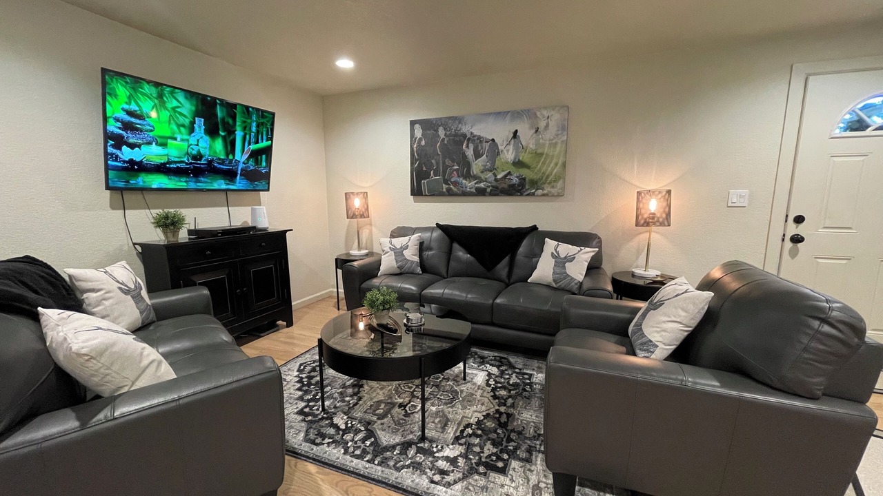 Photo of Livingroom in Berkley