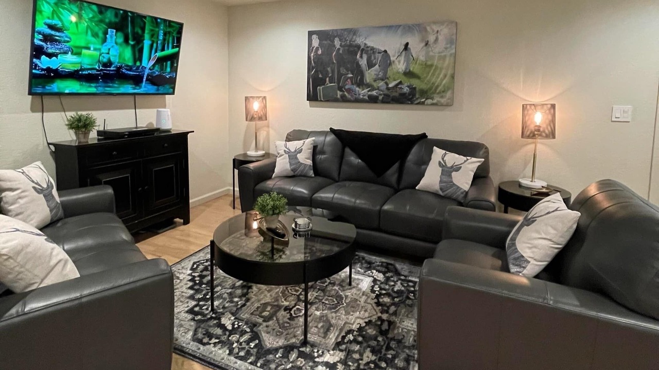 Photo of Livingroom in Berkley