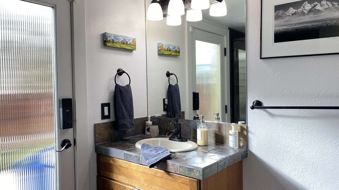 Photo of Bathroom in Meadow Hills