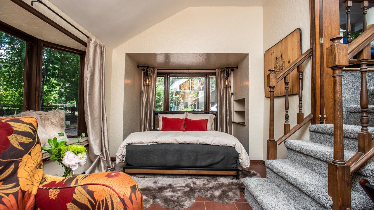 Photo of Livingroom in Broadmoor