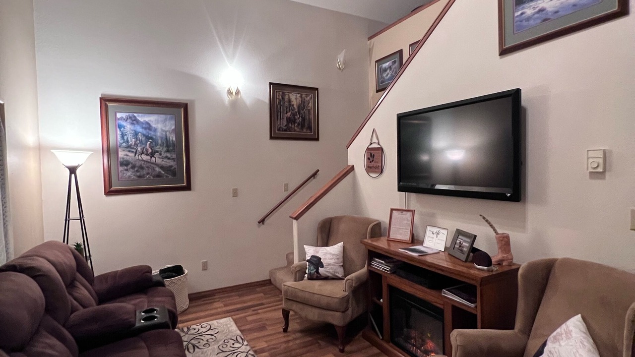 Photo of Livingroom in Forest Lakes