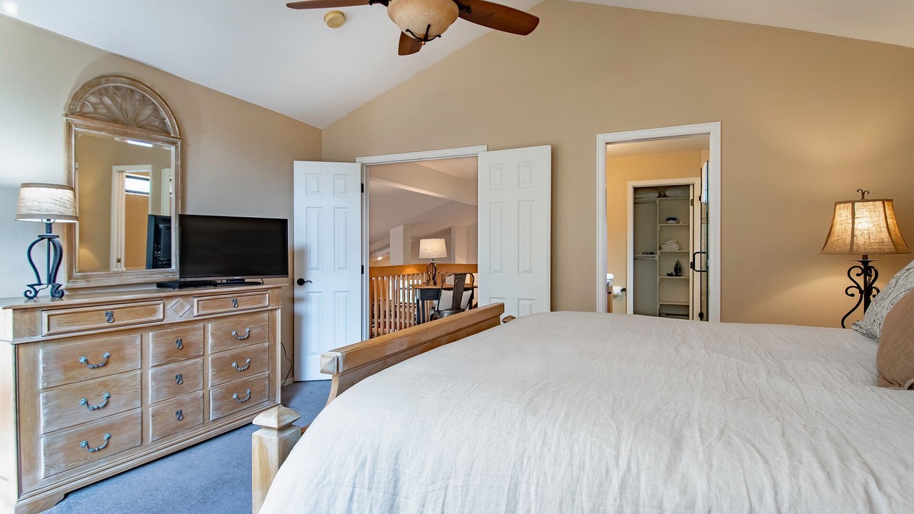 Photo of Bedroom in Peak 8