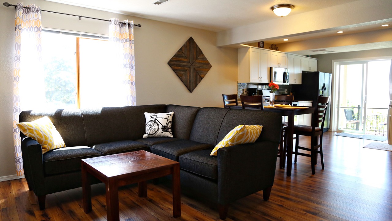 Photo of Livingroom in Northwest Colorado Springs