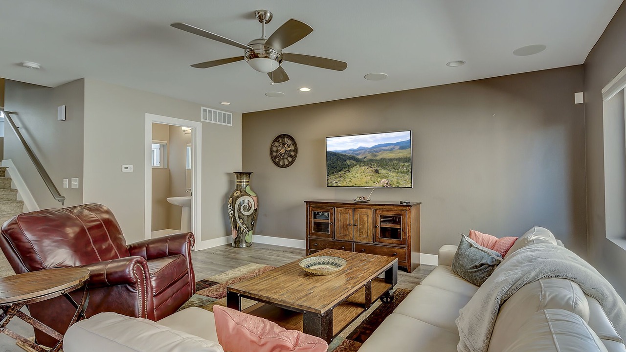 Photo of Livingroom in Jefferson Park