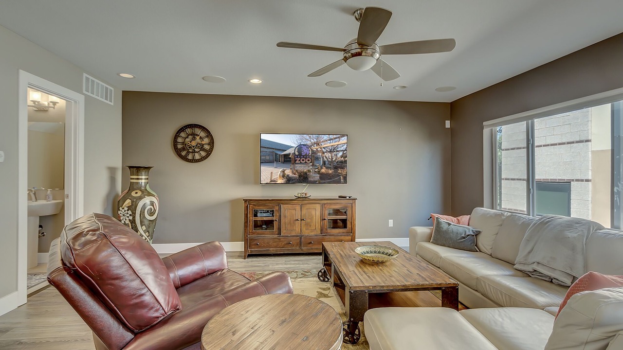Photo of Livingroom in Jefferson Park