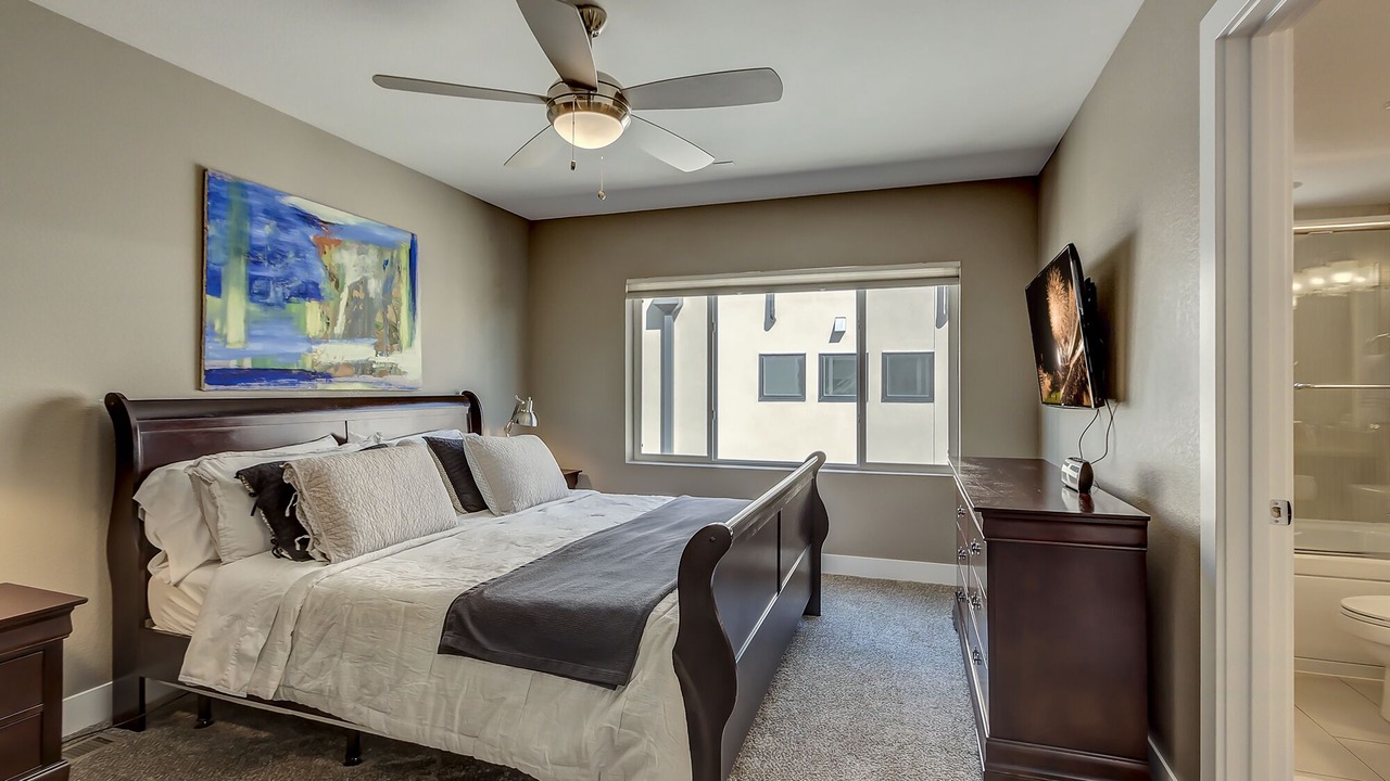 Photo of Bedroom in Jefferson Park