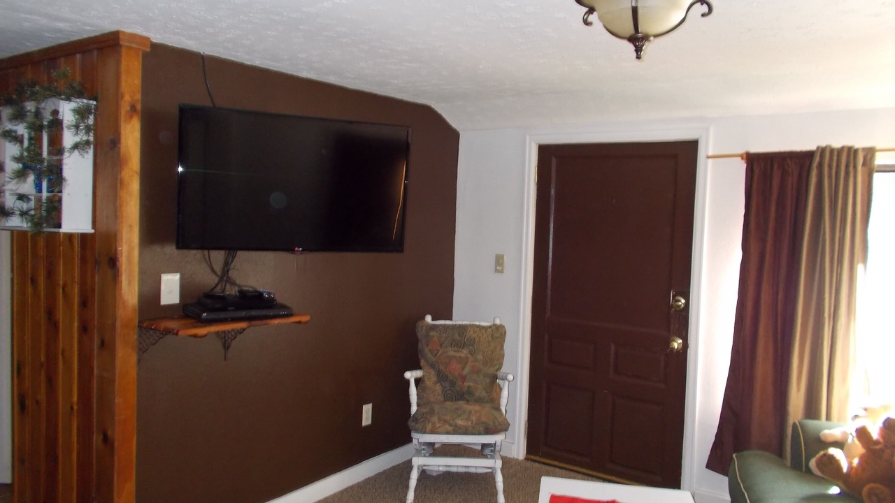 Photo of Livingroom in Drake
