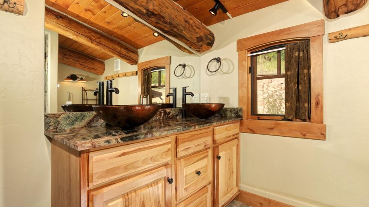 Photo of Bathroom in Dillon