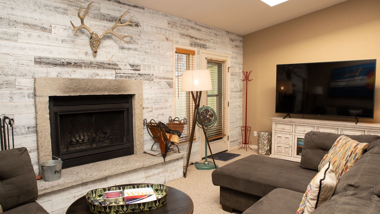 Photo of Livingroom in Intermountain