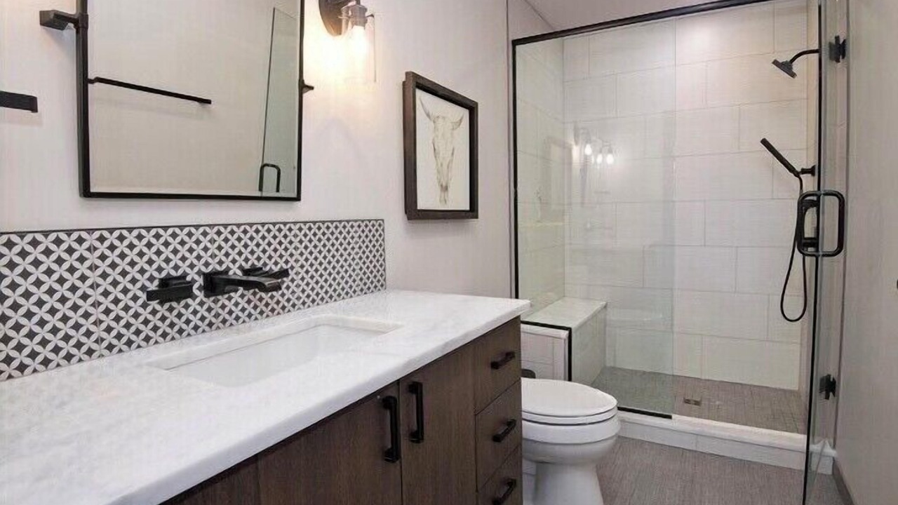 Photo of Bathroom in Edwards