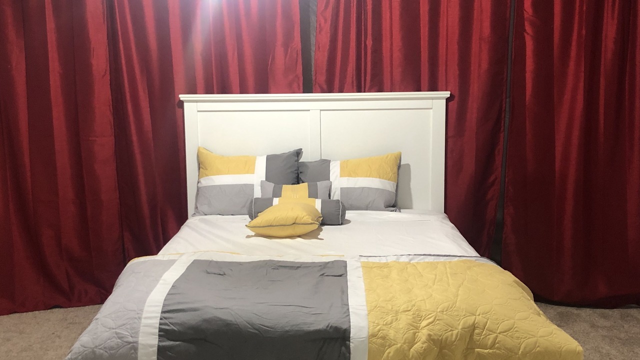 Photo of Bedroom in Northridge