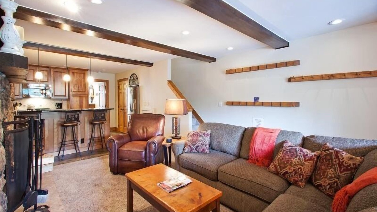 Photo of Livingroom in Avon