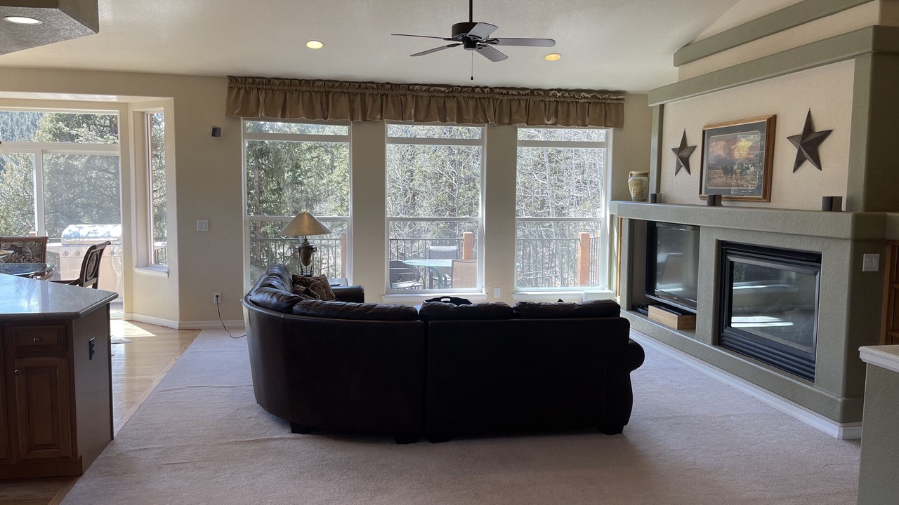 Photo of Livingroom in Woodland Park