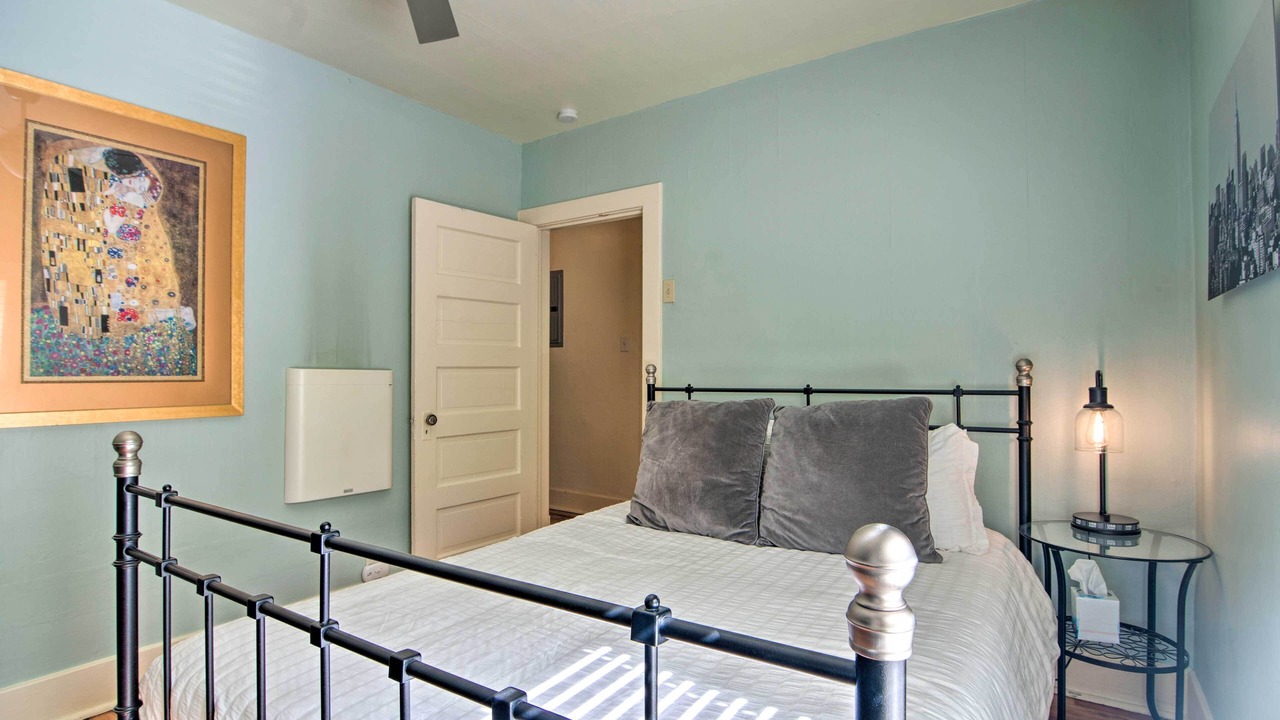 Photo of Bedroom in University Park