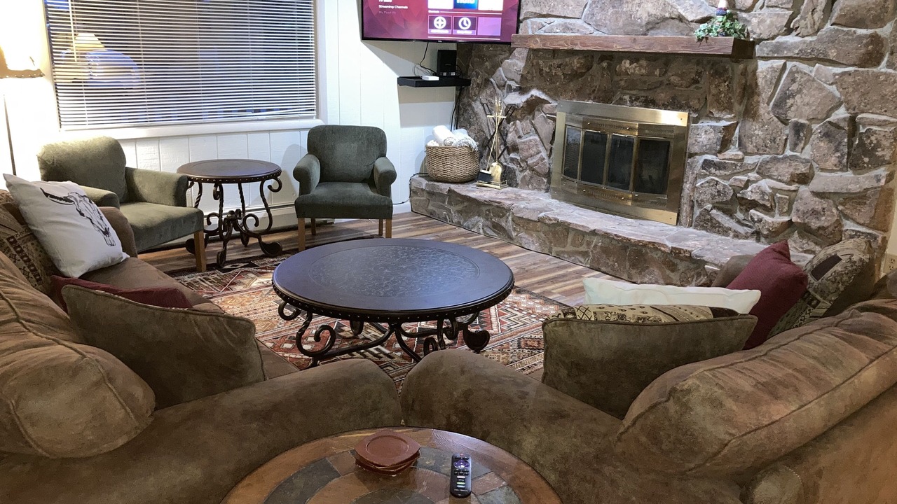 Photo of Bedroom in Summit Cove