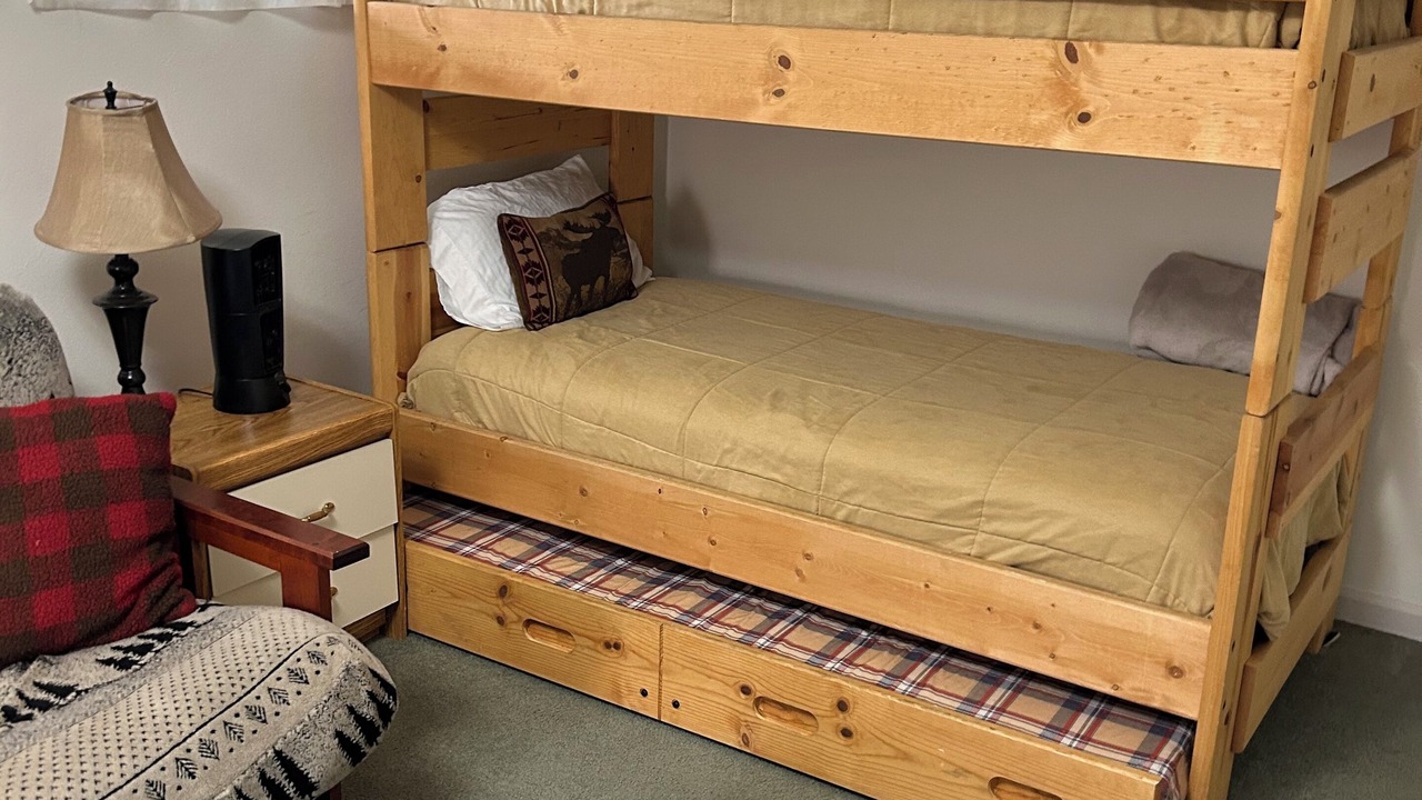 Photo of Bedroom in Summit Cove