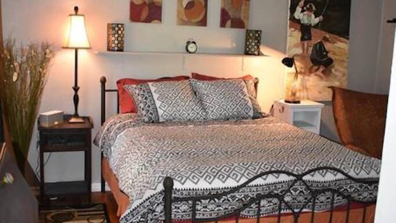 Photo of Bedroom in Old North End