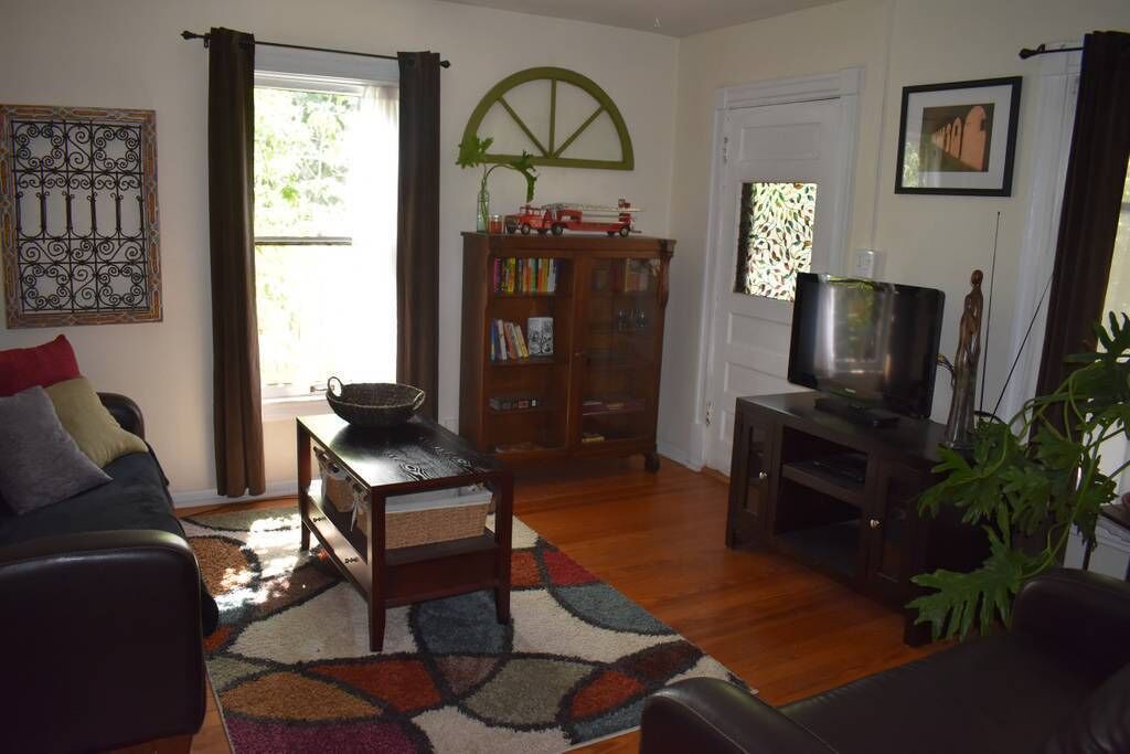 Photo of Livingroom in Old North End