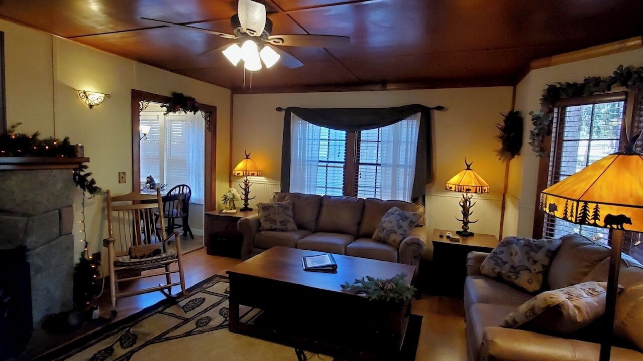 Photo of Livingroom in Green Mountain Falls