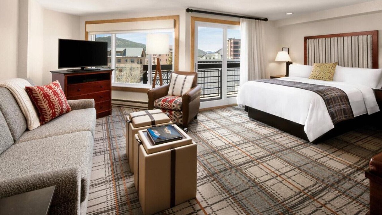 Photo of Bedroom in Peak 9