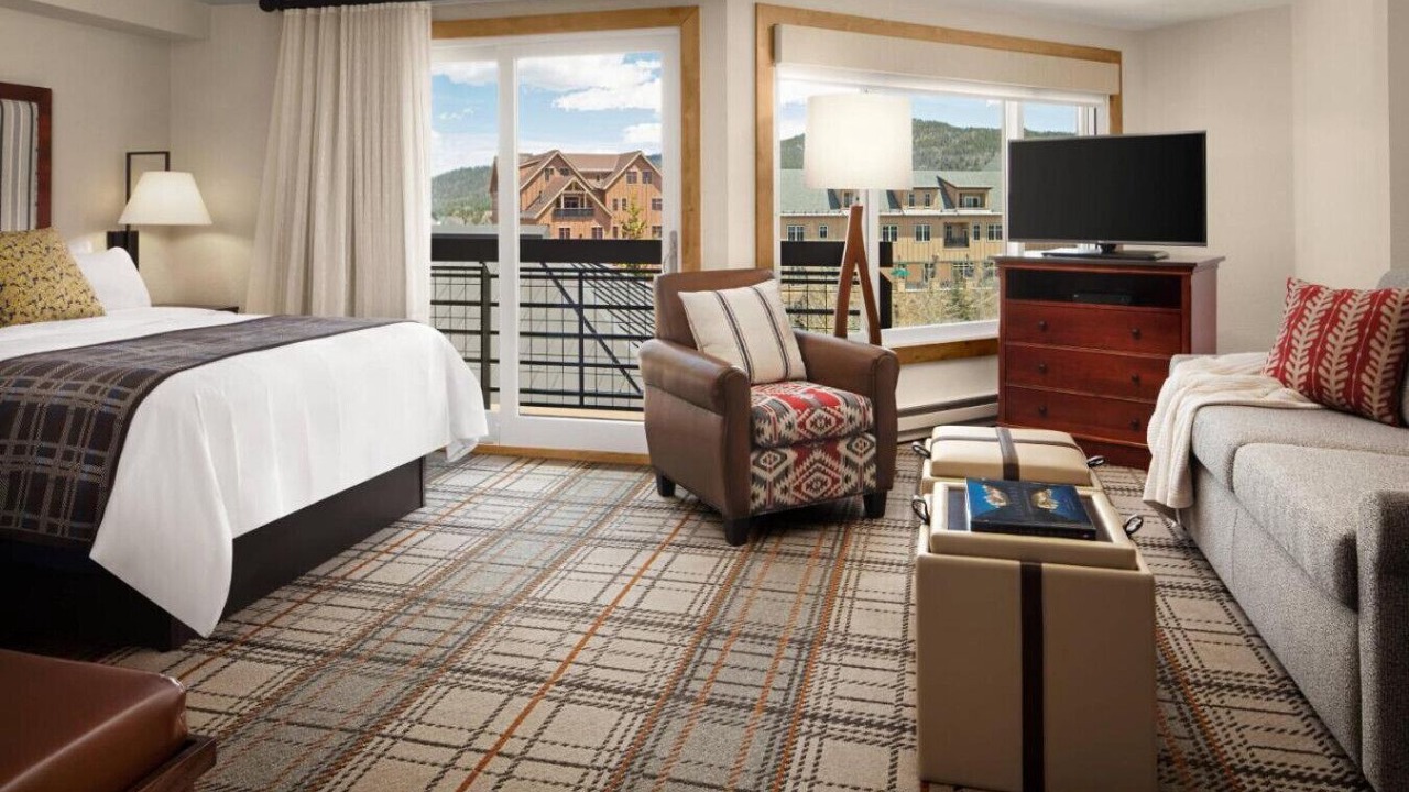 Photo of Bedroom in Peak 9