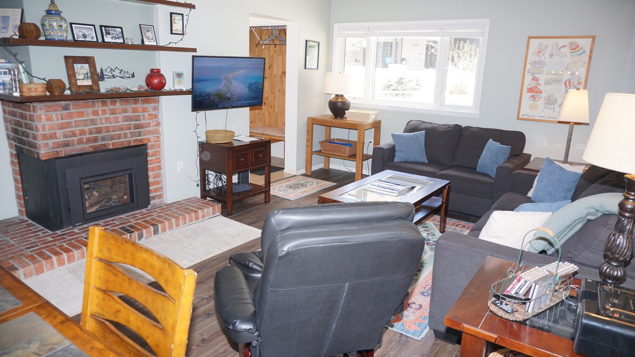 Photo of Livingroom in Downtown