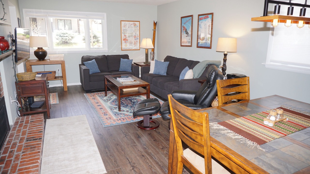 Photo of Livingroom in Downtown