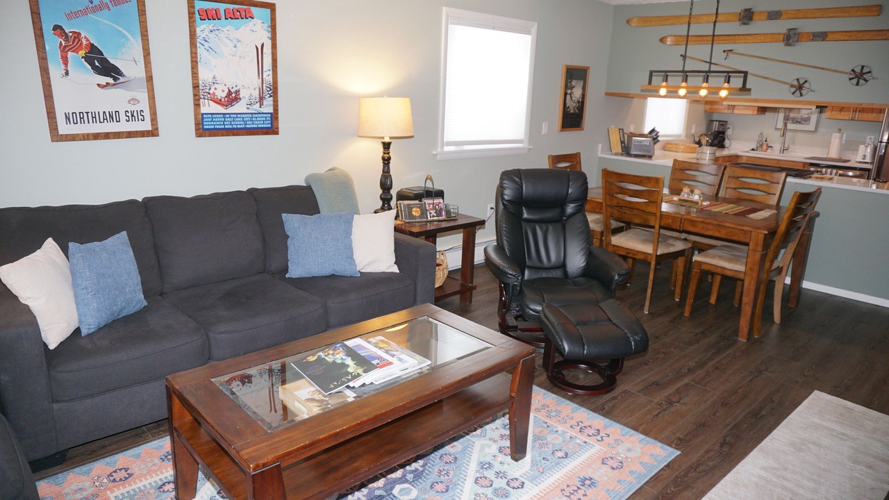 Photo of Livingroom in Downtown