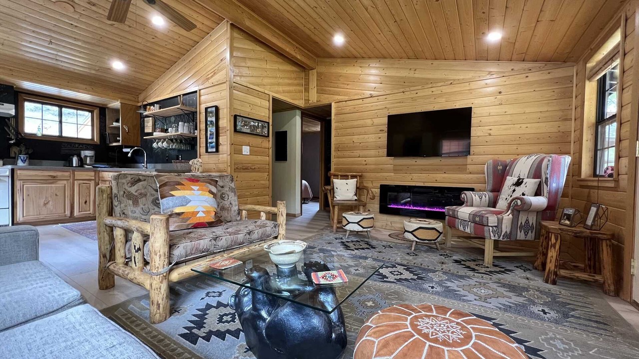 Photo of Livingroom in Lake City