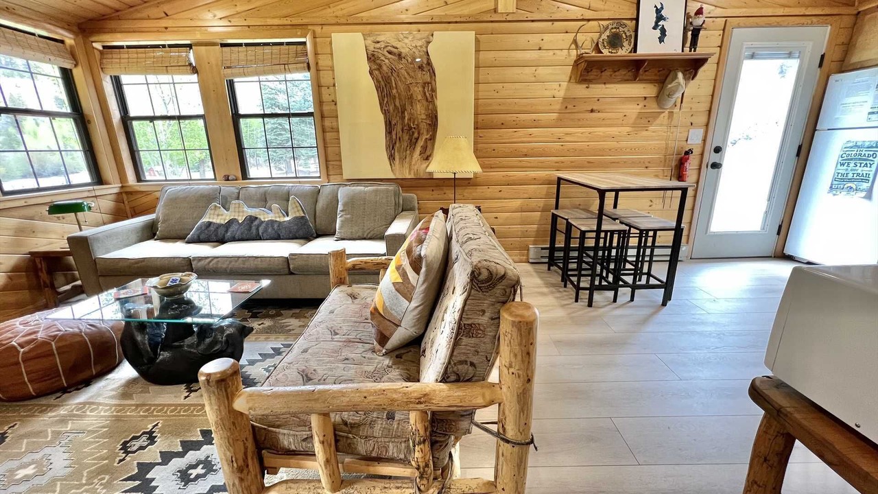 Photo of Livingroom in Lake City