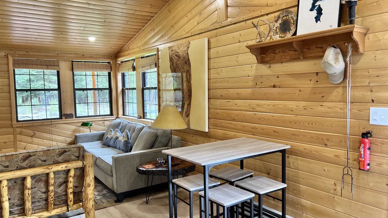 Photo of Livingroom in Lake City