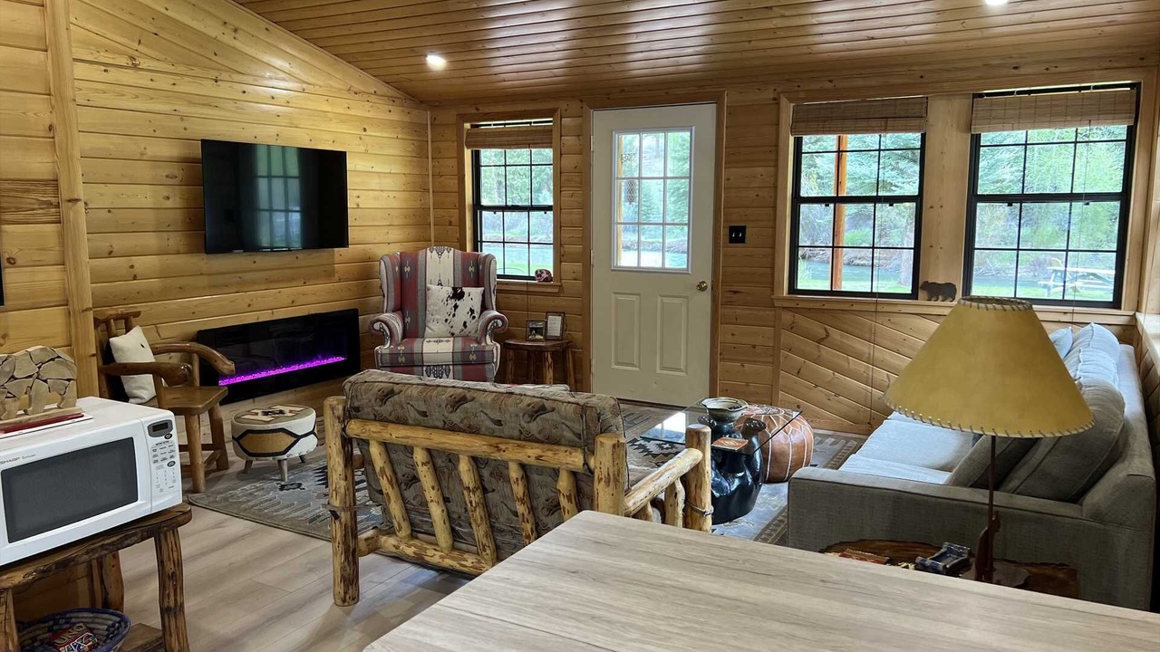 Photo of Livingroom in Lake City